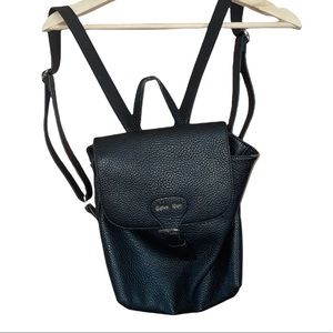 Women’s medium Calvin Klein backpack purse